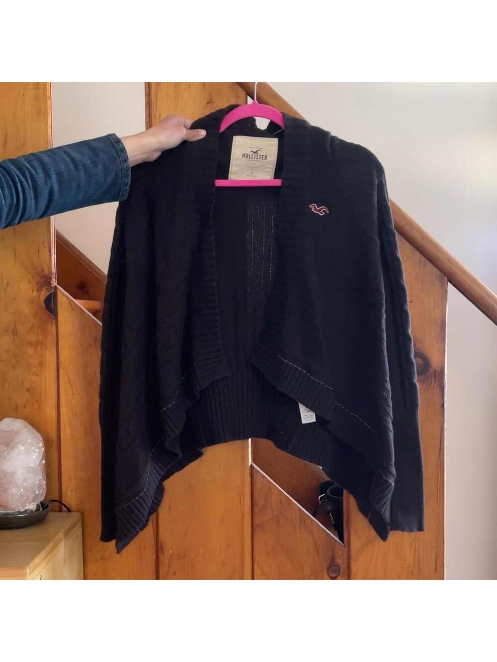Hollister brown cable knit cardigan Size small